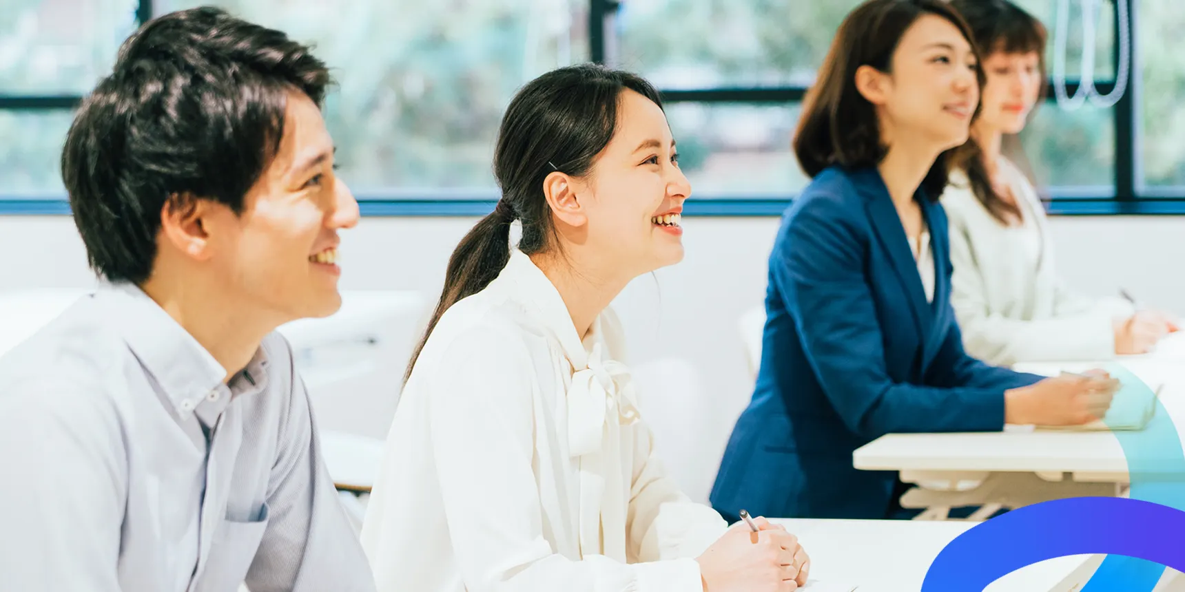 東京ITスクールはシステム開発会社だから実現できる「現場で活躍するための研修」にこだわった法人向け研修・講座をご提供します。